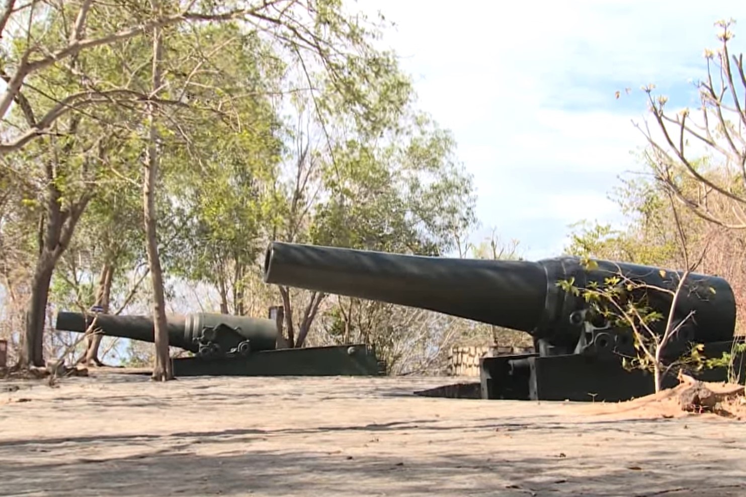 6.	Big Mountain Ancient Artillery Battle Historical Relic